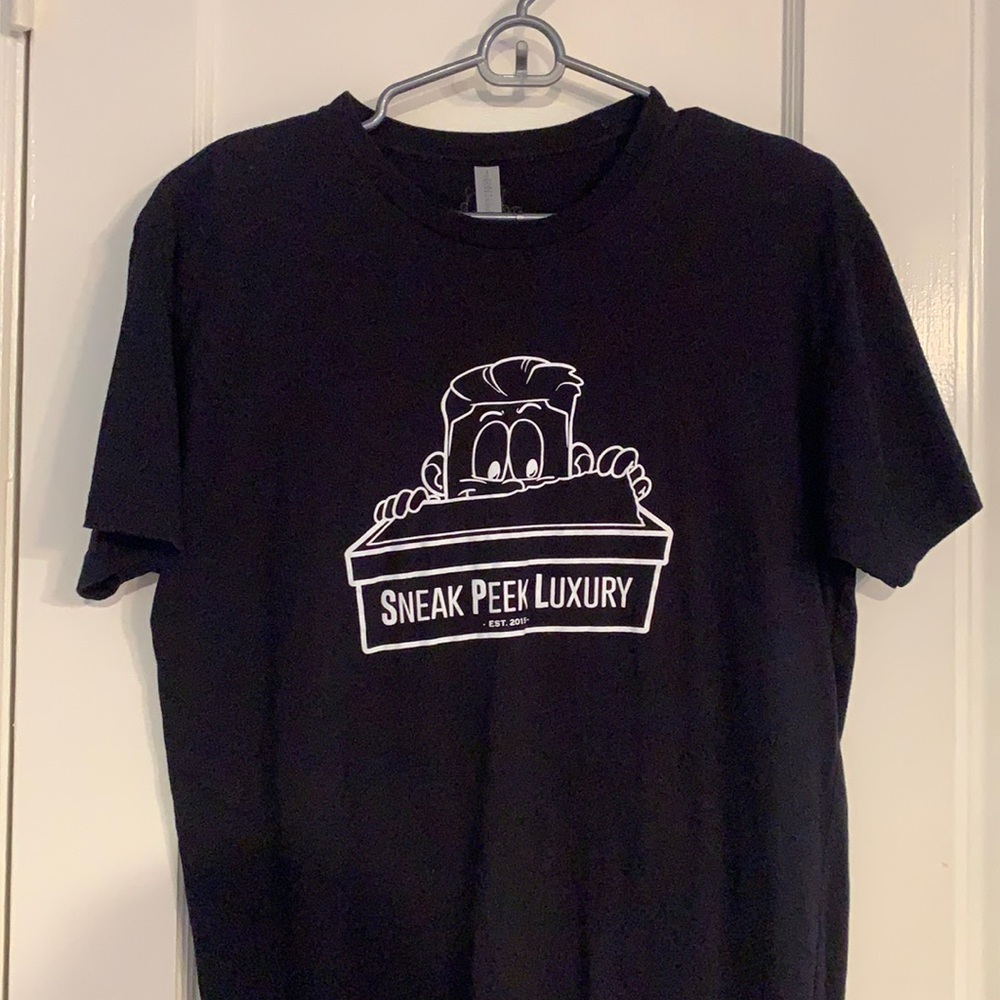 Sneak Peek Luxury Miami Tee Size M